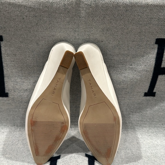 Tahari Weston White Leather Mule - Size 8M - Picture 6 of 7